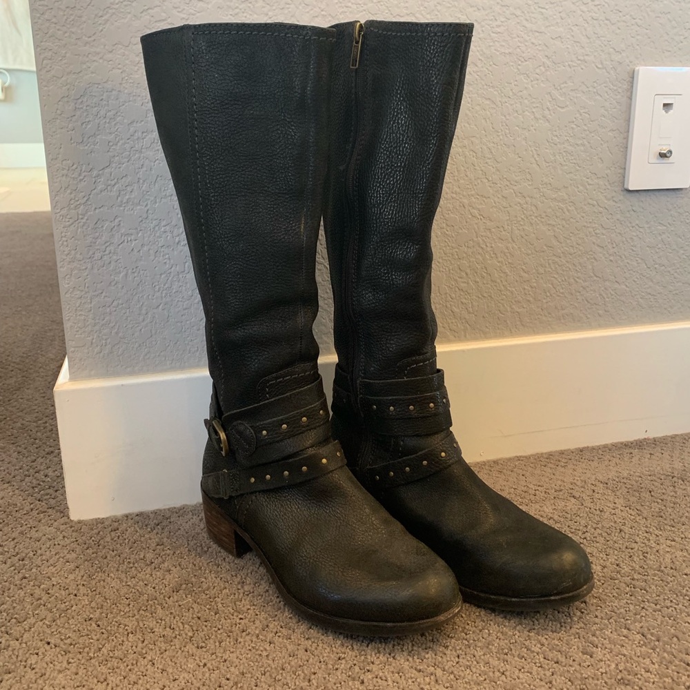 Leather Ugg Tall boots